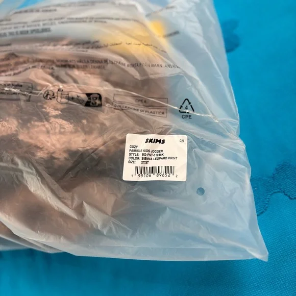 🐆✨ NWT SKIMS Cozy Fair Isle Kids Jogger | Size 2T/3T ✨🐆 - Picture 5 of 5